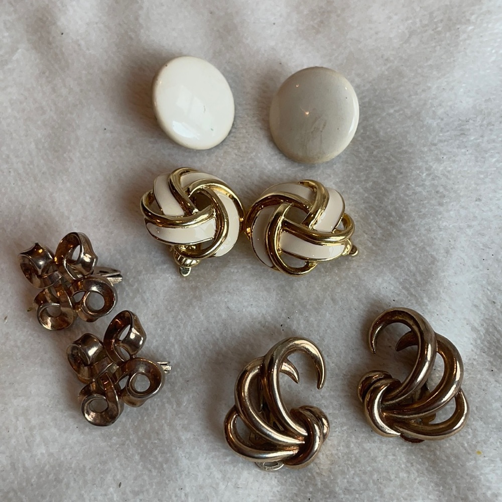 FOUR pair vintage Trifari clip on earrings
